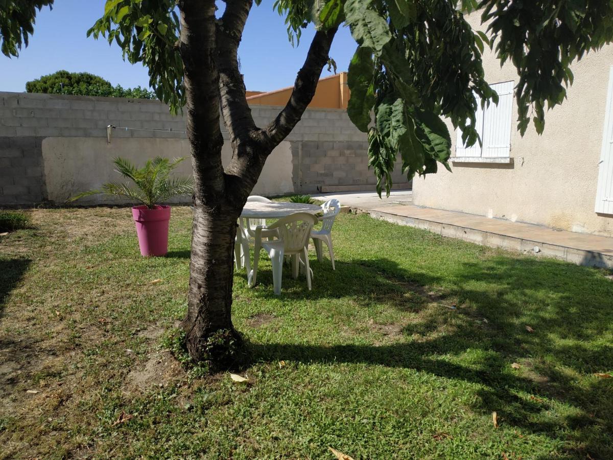 Appart 28M2 Avec Jardin Et Parking Prives, Chambre Separee Milhaud Екстериор снимка