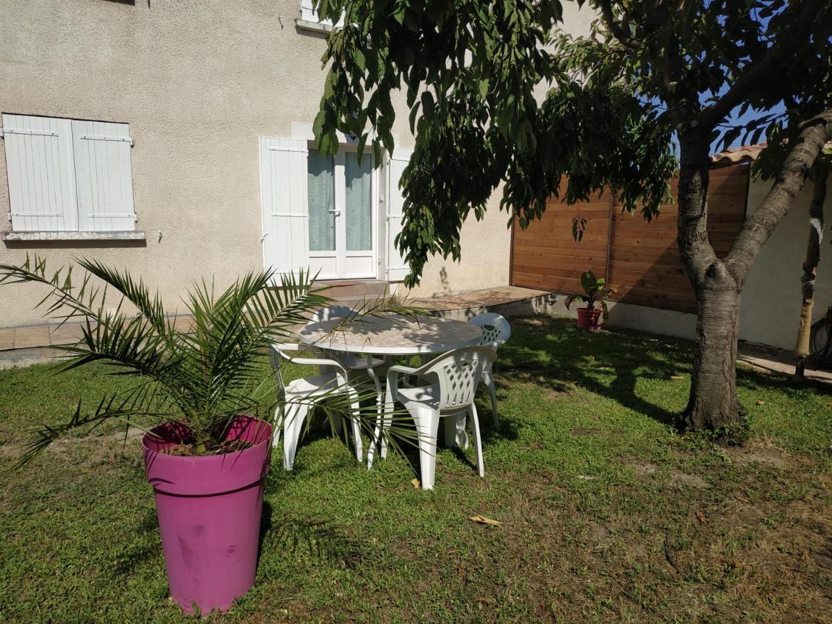 Appart 28M2 Avec Jardin Et Parking Prives, Chambre Separee Milhaud Екстериор снимка