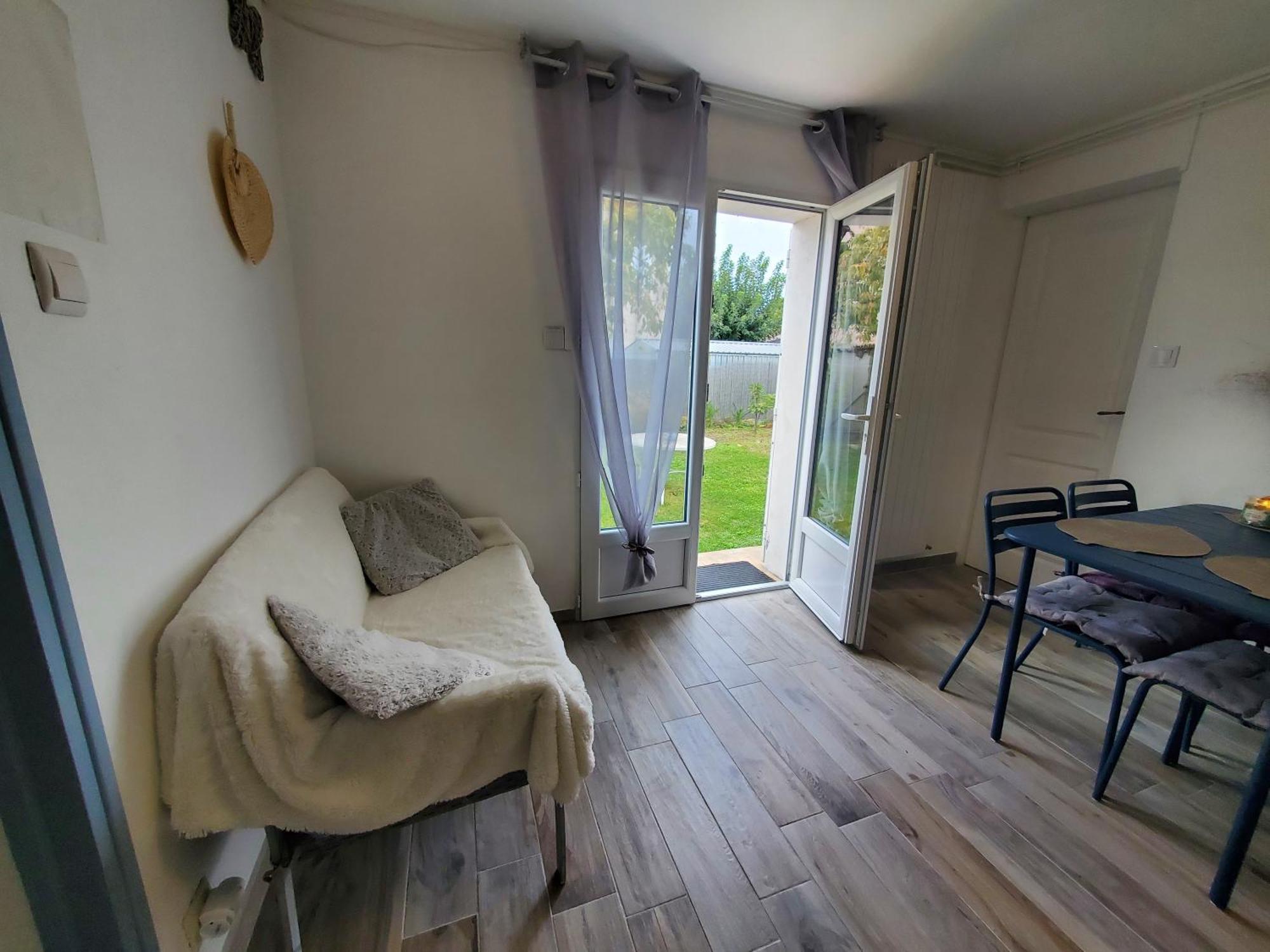 Appart 28M2 Avec Jardin Et Parking Prives, Chambre Separee Milhaud Екстериор снимка